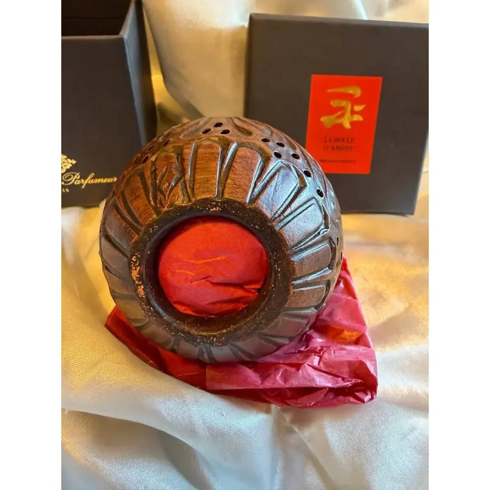 Elegant and rare L'Artisan Parfumeur La Boule d'Ambre (Amber Ball) diffuser.